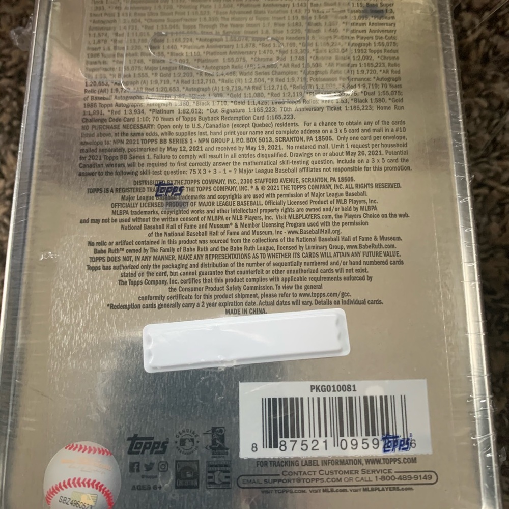 Unopened MLB TOPPS 2021 series one tin!! - Picture 3 of 7